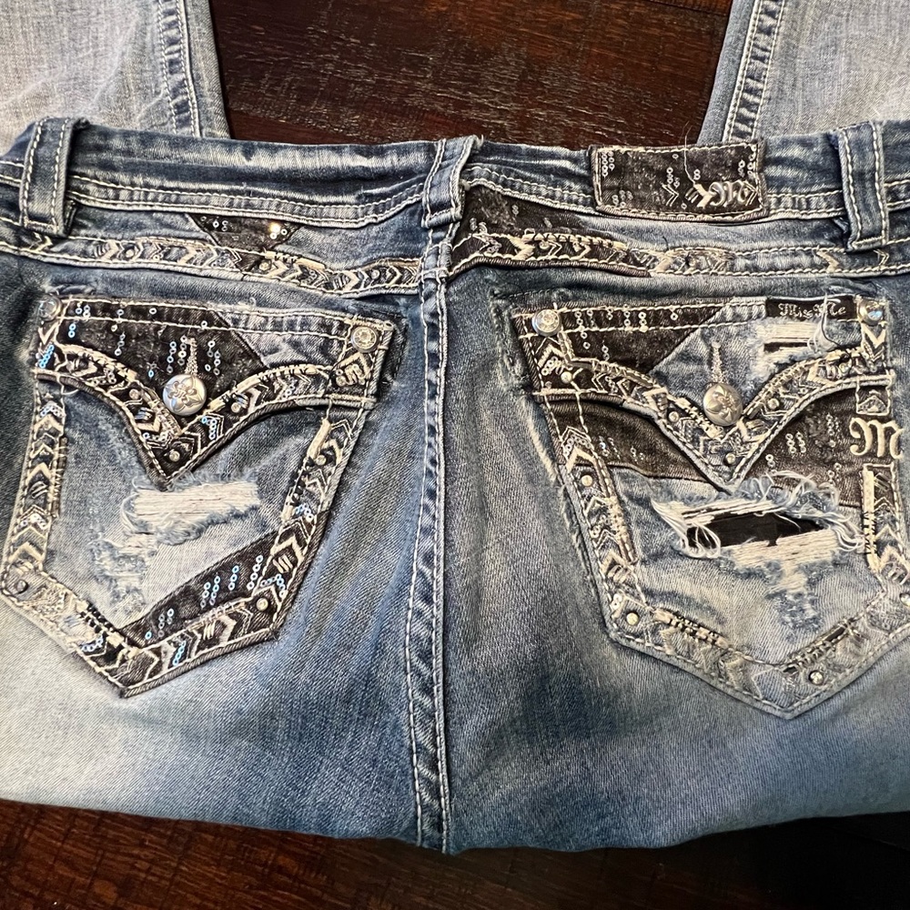 COPY - Miss Me easy crop jeans size 32